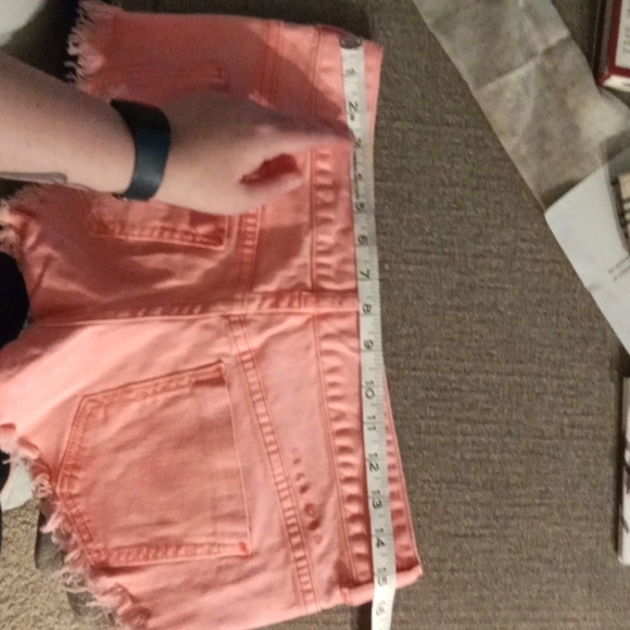 Billabong Short Shorts - Size 1 - Picture 10 of 11